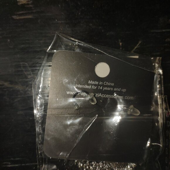 Glimmer Dazzling Earrings - Picture 2 of 4